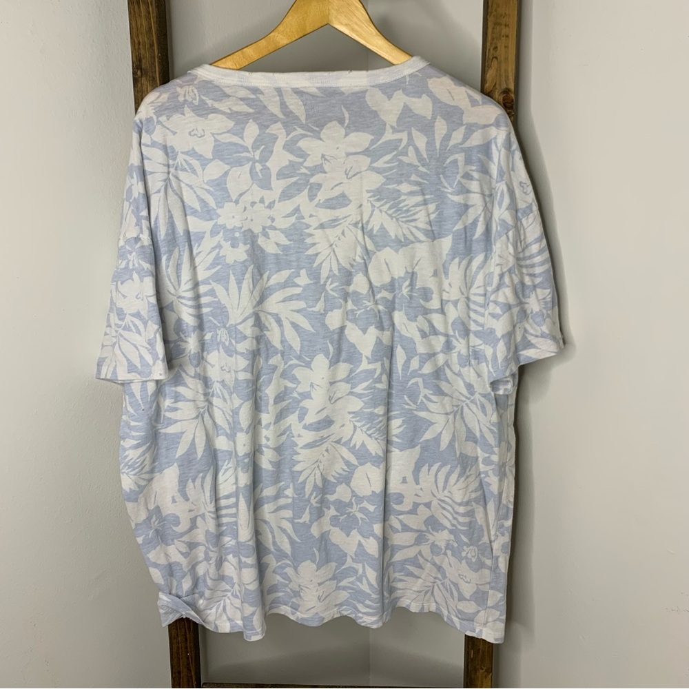 Aerie Blue and White Floral Shirt Size XL - Picture 7 of 7